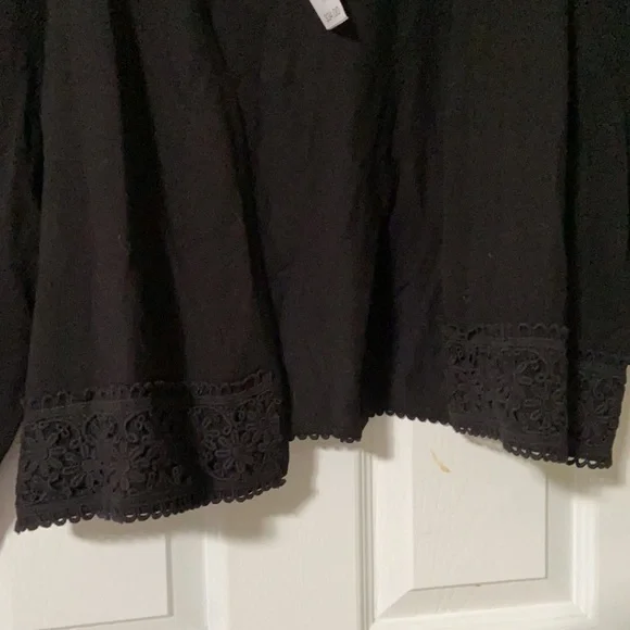 Dress Barn Black sweater with lace trim bottom size 1X new with tags - Picture 3 of 9